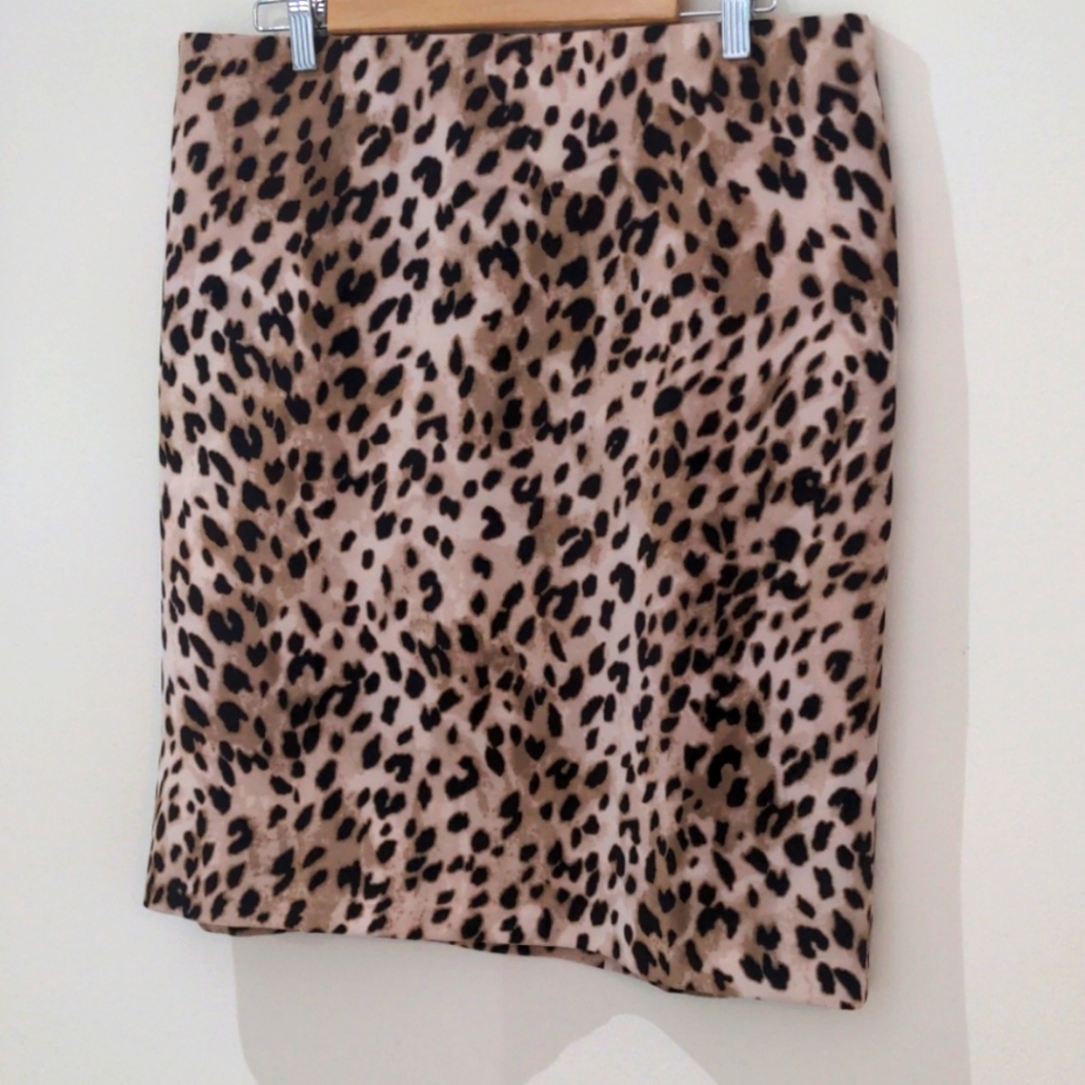 Philosophy Leopard Print Pencil Skirt in Tan and Black